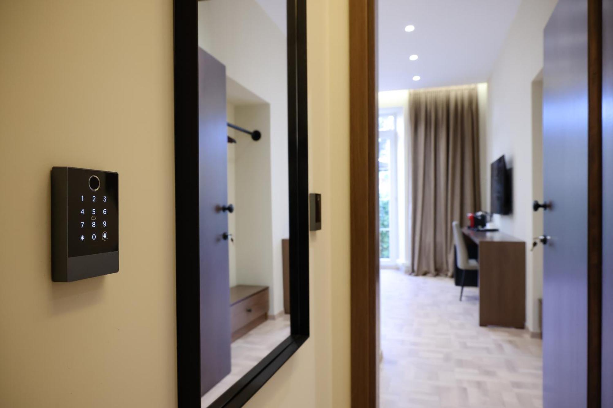 Cloud 5 Blloku Rooms Tirana Extérieur photo
